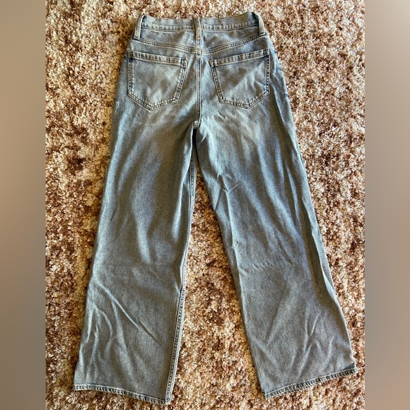 Highrise Wideleg Distressed Jeans - Picture 2 of 3